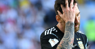Argentina and Iceland in 1-1 draw, France beat Australia 2-1