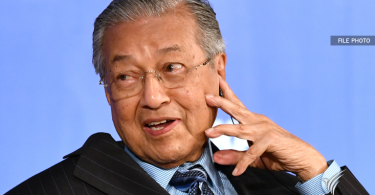 Mahathir doubts Najib knew nothing of 1MDB transactions