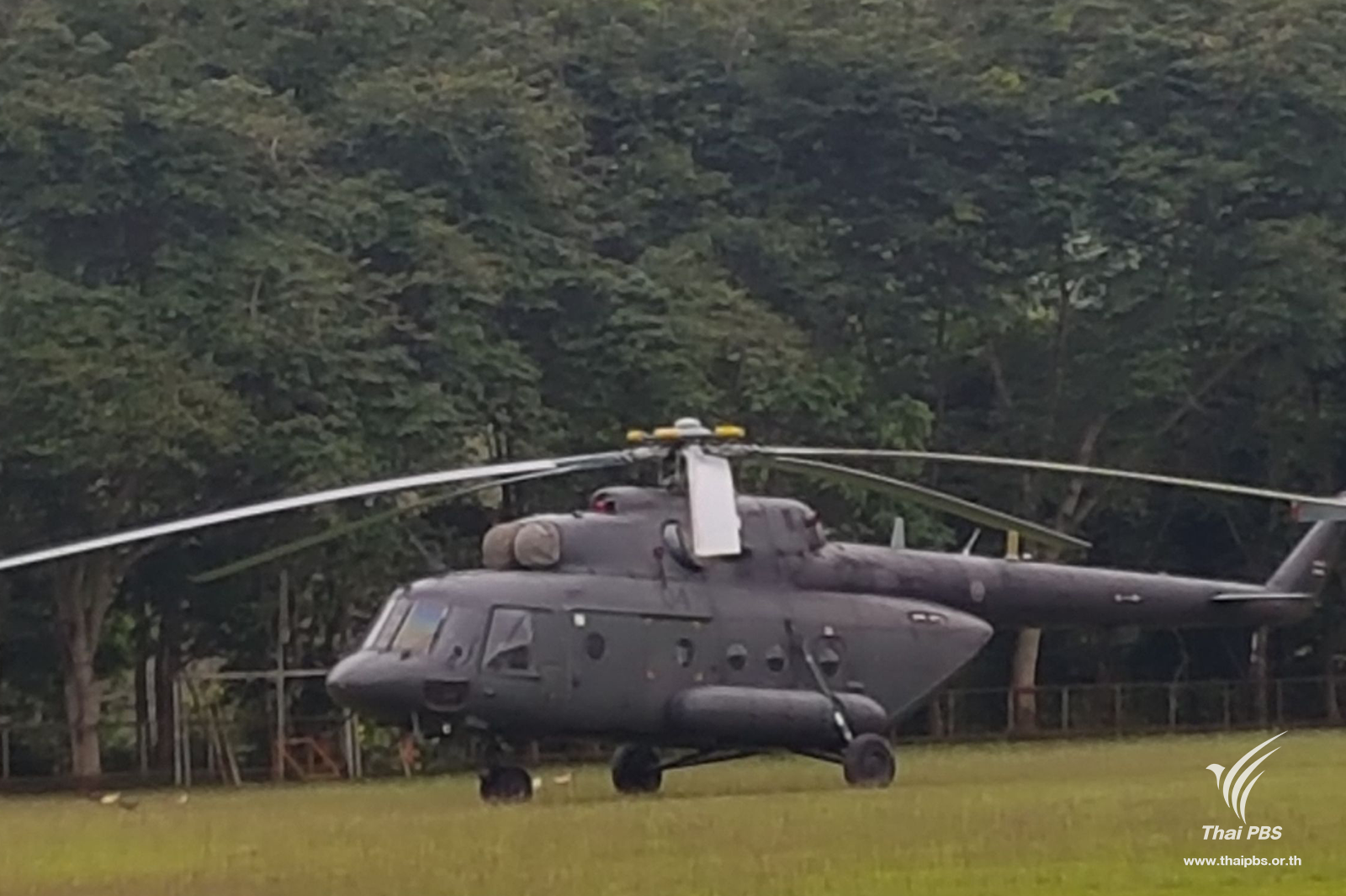 Drilling machine airlifted to Doi Pha Mee for drilling operation