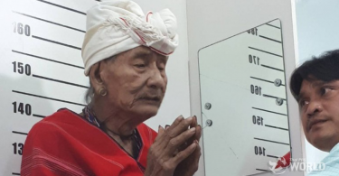 107-year old Karen spiritual leader granted Thai citizenship |
