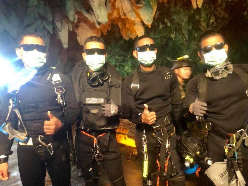 Applause and cheers greet international and Navy SEAL divers
