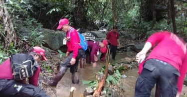 Authorities trying to stop water from flowing into cave