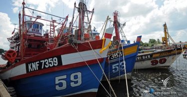 Tour boats, small fishing boats in Phang-nga told to stay ashore