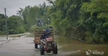 Famous Ban Paew water draining team to save Sakhon Nakhon from flooding |