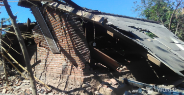 At least five killed in latest quake in Lombok on Sunday |