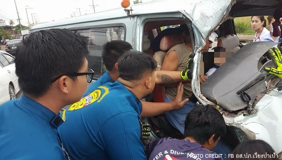 15 wounded in school van accident in Chiang Rai |