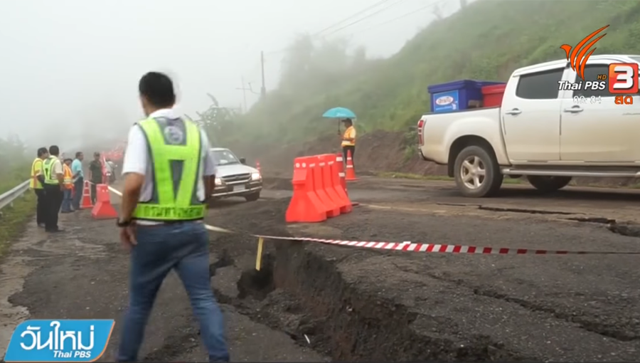 Landslides force closure of road to popular Phu Tub Berk  |