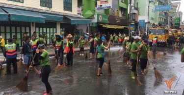 Khao Sarn vendors defy enforcement of hawking ban |