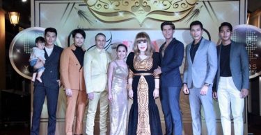 “มาดามลิซ่า” ฉลองความสำเร็จ “Eva by Lisa Clinic” ก้าวขึ้นปีที่ 4 เซเลบชื่อดัง ดารา นักร้อง นายแบบ นางแบบ พาเหรดแสดงความยินดี