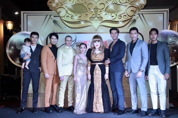 “มาดามลิซ่า” ฉลองความสำเร็จ “Eva by Lisa Clinic” ก้าวขึ้นปีที่ 4 เซเลบชื่อดัง ดารา นักร้อง นายแบบ นางแบบ พาเหรดแสดงความยินดี
