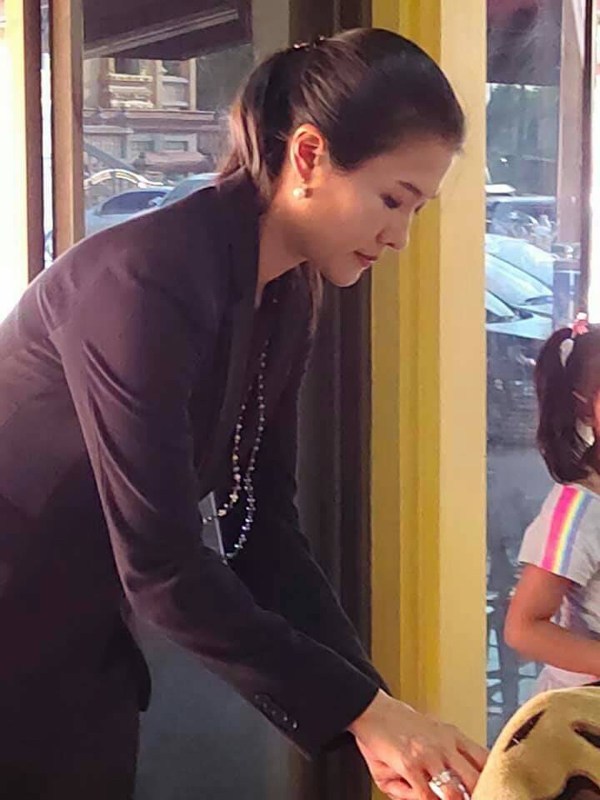 สมโภชน์ หว่างหวังศรี(nutvpool)มาสวดอภิธรรมศพ คุณแม่อรุณ หว่างหวังศรี คืนแรกวัดปากบึง