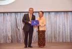 ผู้บริหารองค์กรเพื่อชุมชนไทยในแคลิฟอร์เนีย เป็นหนึ่งใน 10 คนไทยจากทั่วโลกที่ได้รับเข็มเชิดชูเกียรติ “กงสุลอาสา”