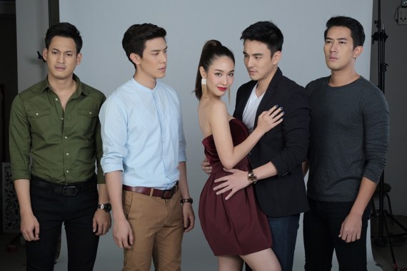 ส่อง 7 ผู้ชายสุดแซ่บของ “มิน พีชญา” ใน “สองนรี”