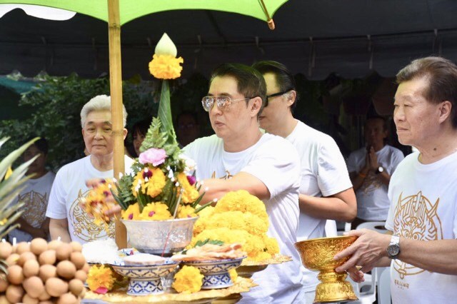 พิธีบวงสรวงตีดาบฟ้าฟื้นเล่มแรกในประเทศไทย จากภาพยนตร์ “ขุนแผนฟ้าฟื้น”