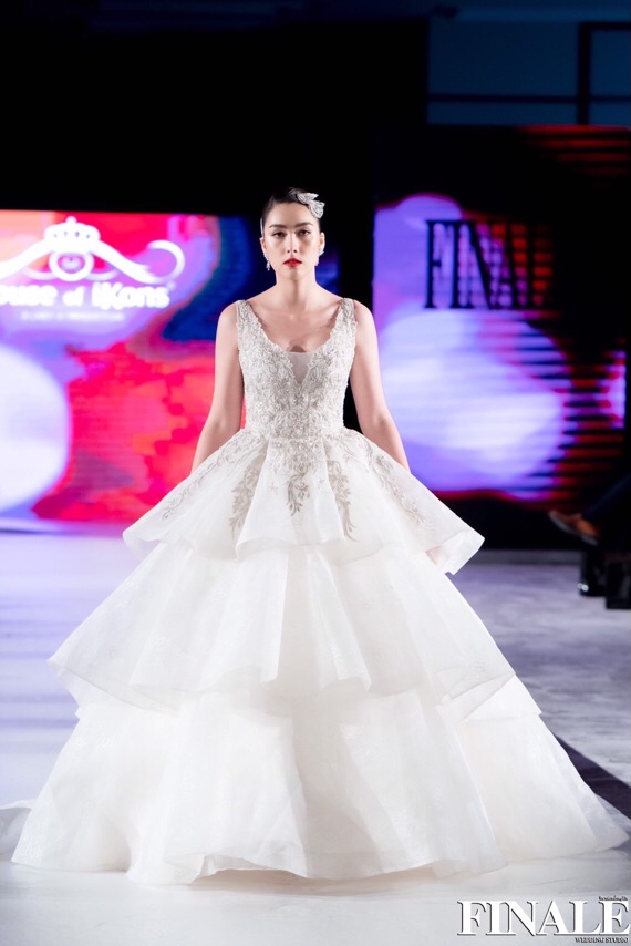 ‘ฮาน่า-มุกดา’ รุ่นพี่มิสทีน ไทยแลนด์ สวยปัง ร่วมเดินแบบ แบรนด์ดังใน London Fashion Week 2019