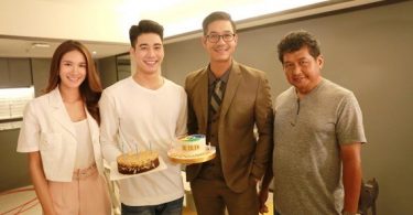 กองละครเรื่อง “ม่านบังใจ” จัดเซอร์ไพรส์วันคล้ายวันเกิดให้ 2 นักแสดง ยูโร-ยศวรรธน์ (19 ต.ค.) และฝ้าย-สุภาพร (14 ต.ค.)