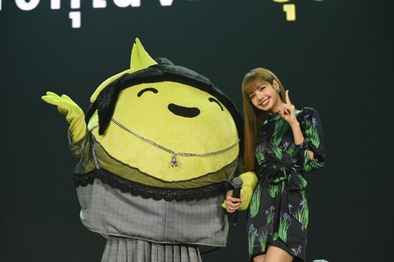 “ลิซ่า”-“แบมแบม” แท็กทีม “เวียร์-เบลล่า” “เจมส์” “แต้ว” “เป็ก” “ทอม” “เต้ย” “มิว” “พุฒ” “วี” ร่วมฉลองก้าวสู่ปีที่ 30 “เอไอเอส”