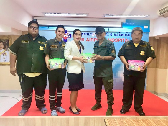 ช.อ้น ณ บางช้าง รับมอบชุดเวชภัณฑ์ จากตัวแทนโรงพยาบาลจุฬารัตน 9 ส่งสู่อุบลราชธานี