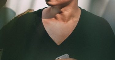 HolyFox ช่วยสานฝันน้องๆ เปิดโปรเจ็คพิเศษกับคนดนตรีสายเลือดใหม่ ให้โอกาสร่วมสร้างผลงานเพลง กับศิลปิน-โปรดิวเซอร์มืออาชีพ แว่นใหญ่ มน ติณณ์