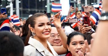พร้อมเกินร้อย! ฟ้าใส ปวีณสุดา ออกเดินทางสู่เวทีจักรวาลคืนนี แฟนๆ ร่วมให้กําลังใจอบอุ่น – Gossip Thai