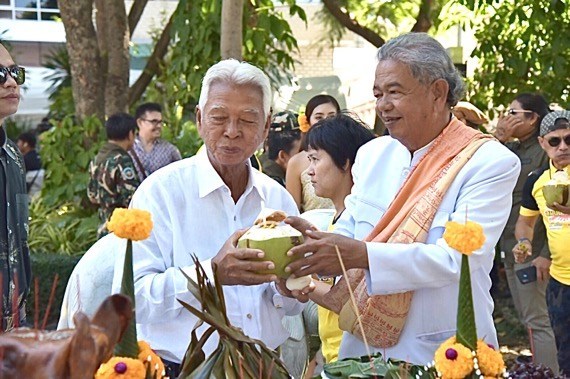 ฤกษ์ดีบวงสรวง”สมบัติมหาเฮง”อาหลองดึง”โหน่ง-วีระชัย”กำกับบู๊คอมเมดี้เอาใจแฟนช่อง 7HD ได้”เบน”ประกบ”พีพี”เรียกเสียงฮา