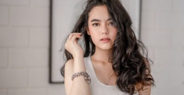 “ปล่อย” ซิงเกิ้ลใหม่จาก “ชาลีดา” ศิลปินไทยคนแรกที่ได้เซ็นสัญญากับค่ายเพลงอินดี้อันดับ 1 ในมาเลเซีย ก่อนพบกับเธอเต็มๆ ตา ใน ‘เคว้ง’ ซีรี่ส์ไทยเรื่องแรกบน Netflix