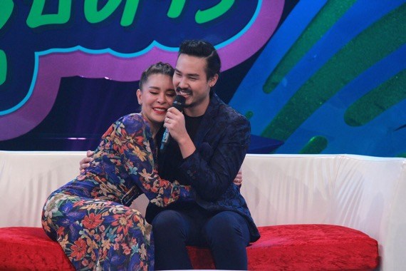 “เป็กกี้ ศรีธัญญา” เซอร์ไพร์สหวานหนักมาก แฟนหนุ่มร้องเพลงบอกรัก กลางรายการ “ฮัลโหล ซุปตาร์” 17 ม.ค.นี้ !