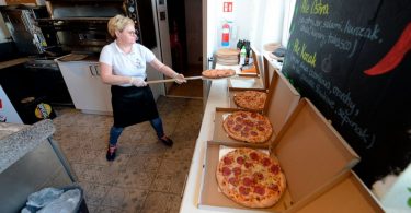 Poland’s idle restaurants send free food to medical ‘heroes’