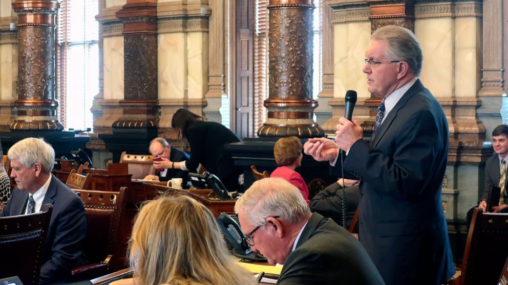GOP right pushes back on Kansas governor for closing schools