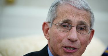 ดร.ฟอซี ยอมรับ “โควิด-19” คือฝันร้ายที่สุด