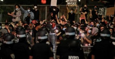 Protesters clash with police in New York City in latest demonstrations – Thai PBS World