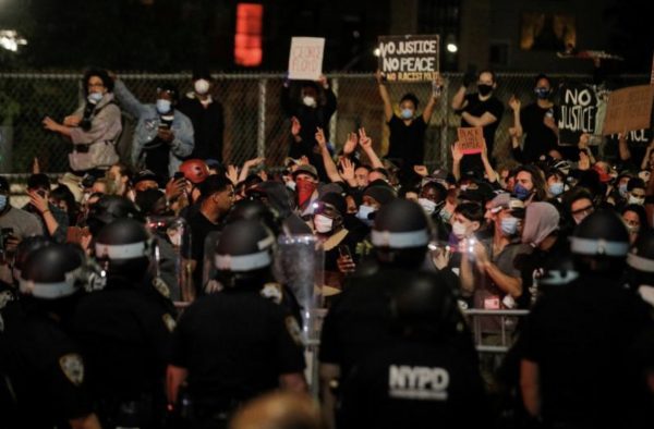 Protesters clash with police in New York City in latest demonstrations – Thai PBS World
