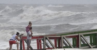 Hurricane Hanna’s winds battering south Texas coast, area hit hard by COVID – Thai PBS World
