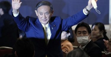 Yoshihide Suga wins party vote for Japan prime minister