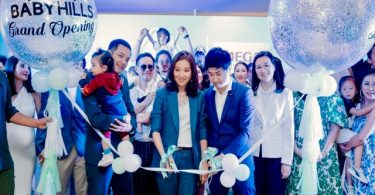 “หนุ่ม ศรราม” อุ้ม “น้องวีจิ” ร่วมเปิดช็อป “เบบี้ ฮิลส์” @ “เมกา บางนา”