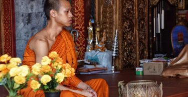 A walkthrough into the history of Thai Monks