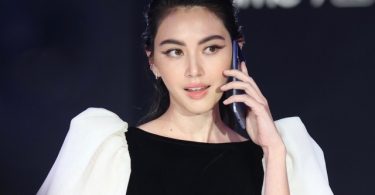 realme ดึงแบรนด์แอมบาสเดอร์สุดฮอต “ใหม่ ดาวิกา” ร่วมเปิดตัวสมาร์ทโฟนรุ่นล่าสุด “realme 7 Pro”