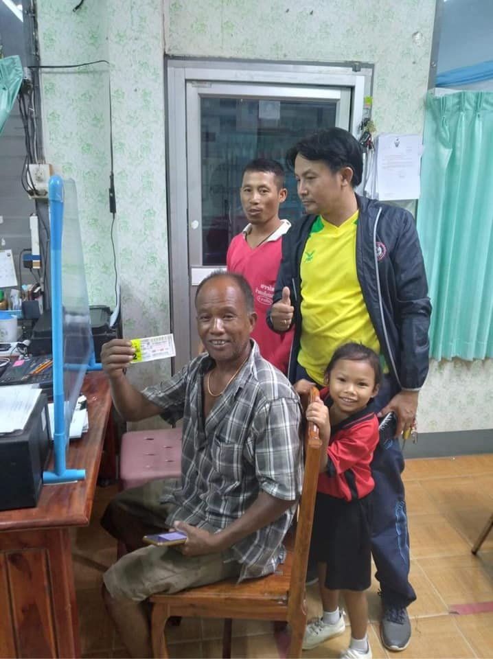 ฝันร้ายนำโชค! ปู่ถูกลอตเตอรี่ 12 ล้าน สุดฮาบอกจะเปลี่ยนเมียใหม่ เพราะชอบบ่นตอนซื้อหวย