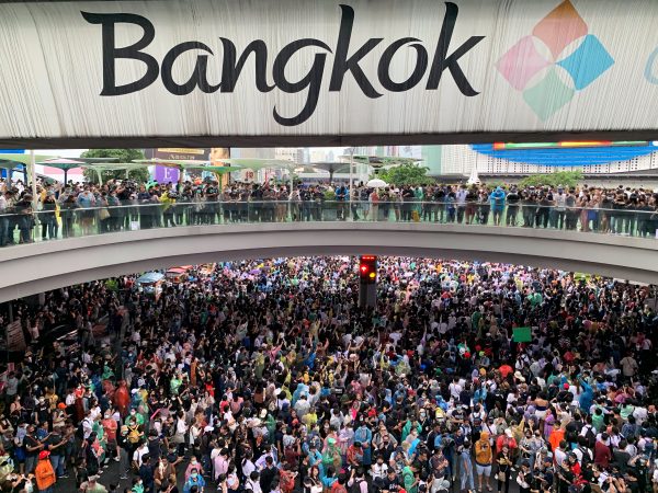 Protesters move rally to Pathumwan intersection