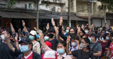 Protesters to camp overnight outside Government House