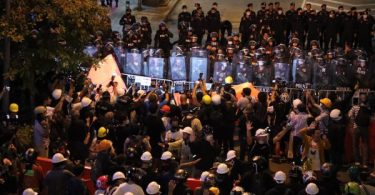 Thailand’s protests set to resume as 10pm deadline for PM to resign approaches
