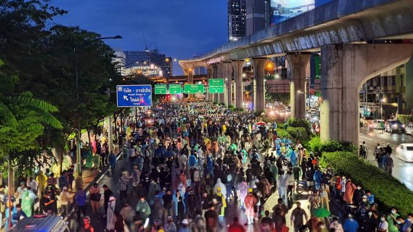 Protesters end rallies, to return tomorrow