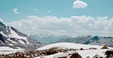 Snow leopard photography tours in Asia