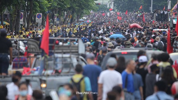 Police brace for three protest groups in Bangkok this afternoon