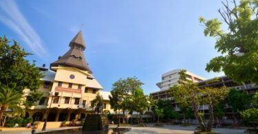 Group of Thammasat Uni students demand the Rector’s resignation