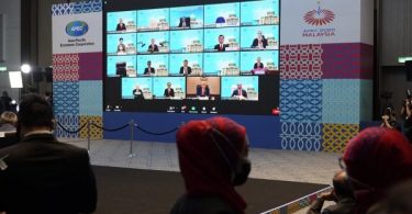 APEC leaders, including Trump, agree on free trade