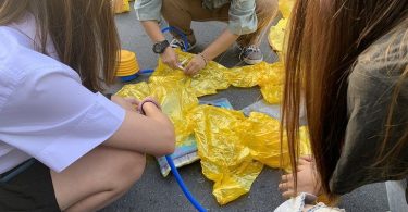 ประมวลภาพชุมนุมราษฎร ห้าแยกลาดพร้าว ยืนยัน 3 ข้อเรียกร้อง พร้อมไฮไลต์เป็ดเหลือง