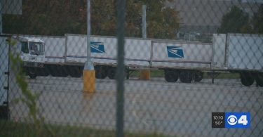 Many St. Louis area residents, businesses still frustrated by mail delays |