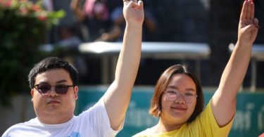Protest leader disbands all Ratsadon group’s volunteer guard units