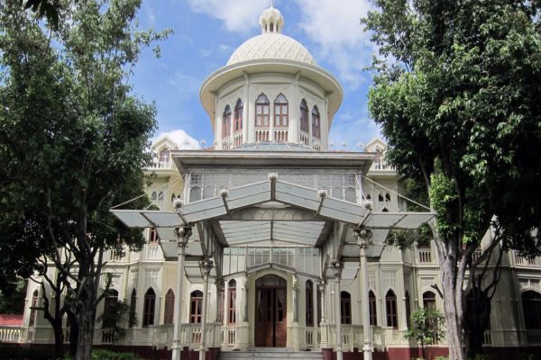 Stories behind Thailand’s very own White House – Ban Phitsanulok